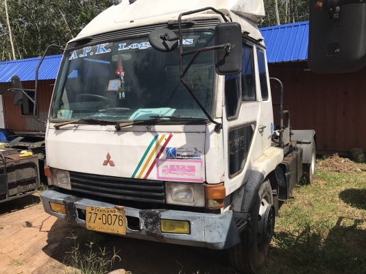 ขายหัวลาก หกล้อ  225 แรง  รถตามภาพ มี 8คัน  เอกสารพร้อม  ราคา 380,000  บาท