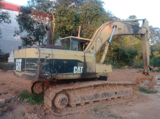 ขายCat E200B สภาพสวยพร้อมใช้ สนใจติดต่ออ๊อฟพิจิตร086-737-9991