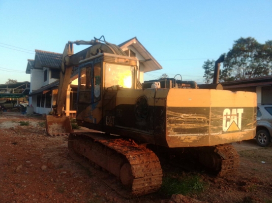 ขายCat E200B สภาพสวยพร้อมใช้ สนใจติดต่ออ๊อฟพิจิตร086-737-9991