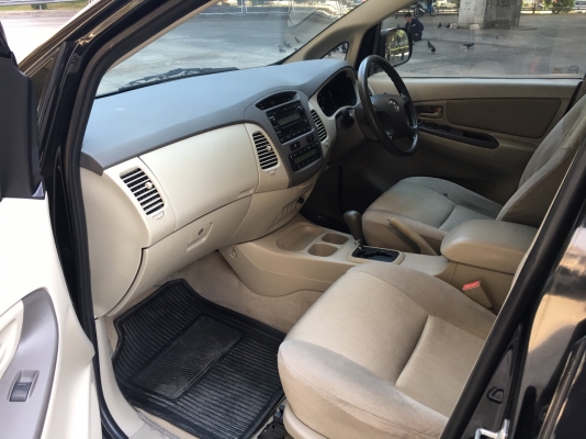 toyota innova 2.0g สีดำ ปี2010 แท้ ไม่เคยติดแก๊ส