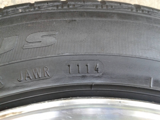 ขอบ17นิ้ว6รู พร้อมยาง ชุดนี้ ราคา 7600 บาท