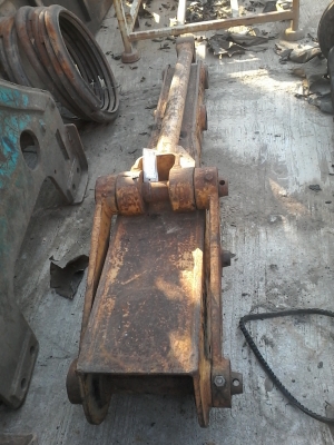 ขายด่วน///ตัวต่ออาร์ม 100-200 รูสลักบน60mm ระยะห่าง 85cm รูสลักล่าง 55 mm ระยะห่าง 225cm ขายราคา 23,000 บาท ขายด่วน///ตัวต่ออาร์ม 100-200 รูสลักบน60mm ระยะห่าง 85cm รูสลักล่าง 55 mm ระยะห่าง 225cm ขายราคา 23,000 บาท