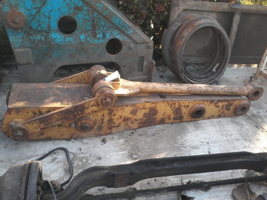 ขายด่วน///ตัวต่ออาร์ม 100-200 รูสลักบน60mm ระยะห่าง 85cm รูสลักล่าง 55 mm ระยะห่าง 225cm ขายราคา 23,000 บาท ขายด่วน///ตัวต่ออาร์ม 100-200 รูสลักบน60mm ระยะห่าง 85cm รูสลักล่าง 55 mm ระยะห่าง 225cm ขายราคา 23,000 บาท