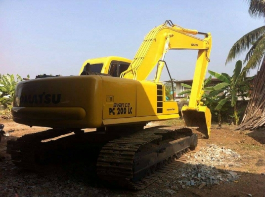 ขายถูกรถแบ็คโฮ Komatsu PC200Lc -6 มือสองไทย รุ่นช่วงล่างใหญ่พิเศษ เหมาะสำหรับลงพื้นที่หน้างานเป็นขี้เลน ขี้ตม