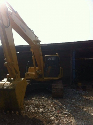 ขายถูกรถแบ็คโฮ Komatsu PC200Lc -6 มือสองไทย รุ่นช่วงล่างใหญ่พิเศษ เหมาะสำหรับลงพื้นที่หน้างานเป็นขี้เลน ขี้ตม