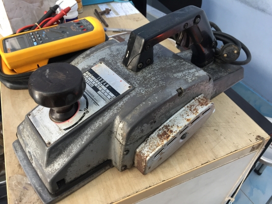 ขายกบไฟฟ้า MAKITA 5" มือสอง ครับ ขายกบไฟฟ้า MAKITA 5" มือสอง ครับ