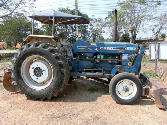 ขายรถไถฟอร์ด Ford 6600 T3 แท้เต็มตัว พร้อมอุปกรณ์ 2ชิ้น ยาง 18/34 มีเล่มทะเบียน