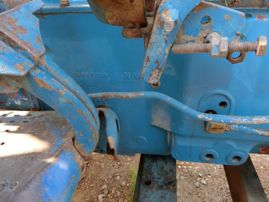 ขายรถไถฟอร์ด Ford 6600 T3 แท้เต็มตัว พร้อมอุปกรณ์ 2ชิ้น ยาง 18/34 มีเล่มทะเบียน