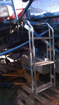 ขายรถเกี่ยวข้าว ไอ้หน่มไวไฟปี50เดิมๆใช้เฉพาะนาปี ติดต่อหมู 0813550983 ขายรถเกี่ยวข้าว ไอ้หน่มไวไฟปี50เดิมๆใช้เฉพาะนาปี ติดต่อหมู 0813550983