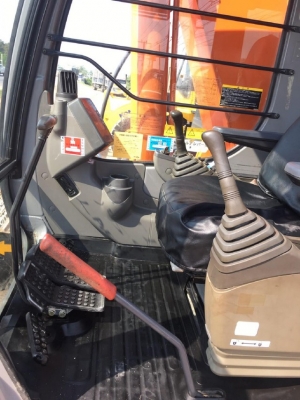 ขายรถแบคโฮ HITACHI ZX200LC บูมยาว 18 เมตร รถนอกนำเข้าเองจากญี่ปุ่น สภาพสวยพร้อมใช้งาน มีVDOการทำงานครับ ขายรถแบคโฮ HITACHI ZX200LC บูมยาว 18 เมตร รถนอกนำเข้าเองจากญี่ปุ่น สภาพสวยพร้อมใช้งาน มีVDOการทำงานครับ