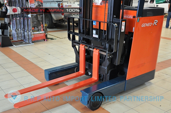 ขายรถโฟล์คลิฟท์ไฟฟ้ามือสอง TOYOTA 7FBRS10-10700 นำเข้าจากประเทศญี่ปุ่น 100\% ไม่เคยใช้งานในไทย