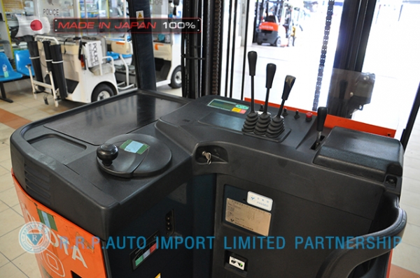 ขายรถโฟล์คลิฟท์ไฟฟ้ามือสอง TOYOTA 7FBRS10-10700 นำเข้าจากประเทศญี่ปุ่น 100\% ไม่เคยใช้งานในไทย