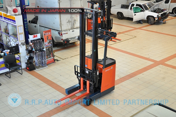 ขายรถโฟล์คลิฟท์ไฟฟ้ามือสอง TOYOTA 7FBRS10-10700 นำเข้าจากประเทศญี่ปุ่น 100\% ไม่เคยใช้งานในไทย