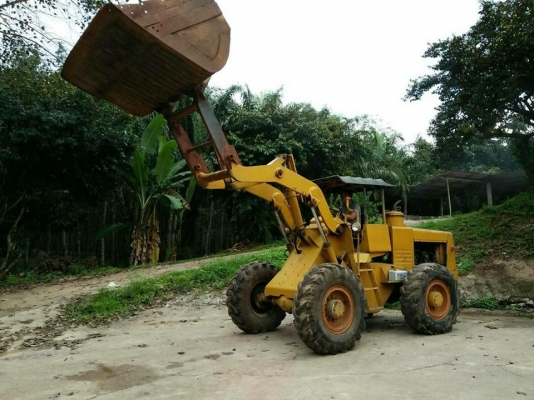 ขายรถตัก komatsu jh60 ต่อแขนแล้ว สภาพใช้งานปกติ เครื่องดี เอวอ่อน