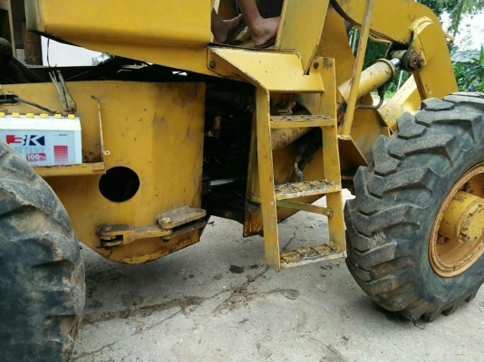 ขายรถตัก komatsu jh60 ต่อแขนแล้ว สภาพใช้งานปกติ เครื่องดี เอวอ่อน