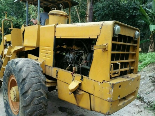 ขายรถตัก komatsu jh60 ต่อแขนแล้ว สภาพใช้งานปกติ เครื่องดี เอวอ่อน