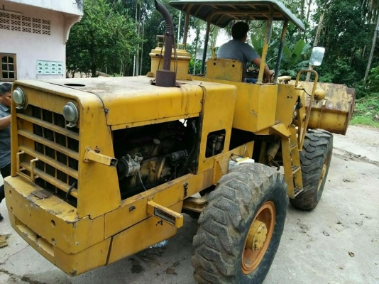 ขายรถตัก komatsu jh60 ต่อแขนแล้ว สภาพใช้งานปกติ เครื่องดี เอวอ่อน