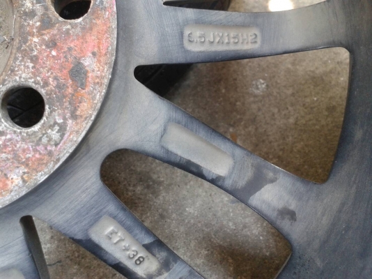 ขอบ15นิ้ว4รู100/114 พร้อมยาง ชุุดนี้ ราคา 5800 บาท