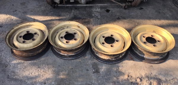 ขายกระทะล้อแลนโรเวอร์