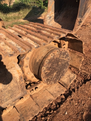 ขายด่วน อะใหล่ HITACHI EX200-2M LC (ขายอะใหล่นะครับ)