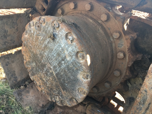 ขายด่วน อะใหล่ HITACHI EX200-2M LC (ขายอะใหล่นะครับ)