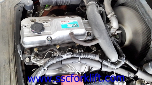 ขายรถยก TOYOTA 8FD25 เสาสูง 4 เมตร งาฮิ้งฟอร์ค ปี2011