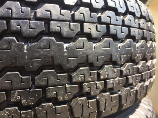 ขายยาง BRIDGESTONE DUELER H/T 689 245-70-16 ปี15 สภาพน้องๆยางใหม่ ดอกหนาจัด ไม่มีปะ ไม่มีตำหนิ ชุดละ 8,900 บาท