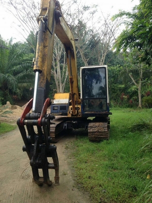 KOMATSU PC60-6 มีทั้งหัวคีบ และบุ๋งกี๋ เครื่องดี ปั๊มแรง พร้อมใช้งาน สนใจติดต่อ 087 2976734
