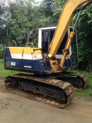 KOMATSU PC60-6 มีทั้งหัวคีบ และบุ๋งกี๋ เครื่องดี ปั๊มแรง พร้อมใช้งาน สนใจติดต่อ 087 2976734