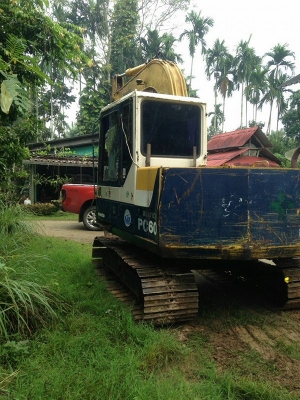 KOMATSU PC60-6 มีทั้งหัวคีบ และบุ๋งกี๋ เครื่องดี ปั๊มแรง พร้อมใช้งาน สนใจติดต่อ 087 2976734