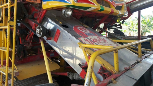 ขายรถเกี่ยวข้าวเกษตรพัฒนา ไอ้หนุ่มไวไฟปี53 เครื่องHINOJO 260เทอร์โบว์ ช่วงล่าง12โรงงาน ปั๊ม23 คอแสตนเลส เกี่ยวแต่นาปี