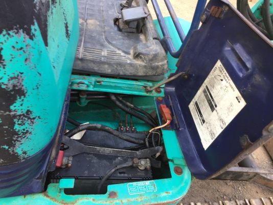 ขายรถขุด KOMATSU PC 40-8R(รุ่น8) ปั้มนิ้ว คอลโทนสั้น สภาพพร้อมใช้ รถญี่ปุ่นแท้