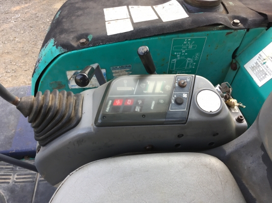 ขายรถขุด KOMATSU PC 40-8R(รุ่น8) ปั้มนิ้ว คอลโทนสั้น สภาพพร้อมใช้ รถญี่ปุ่นแท้