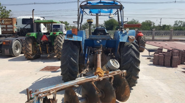 ขาย รถไถ FORD 6640 4WD 2 เพลา ประกอบ เอกสารเล่มทะเบียนครบ อุปกรณ์มีแค่ผาน 5 ราคาต่อรองได้ครับ