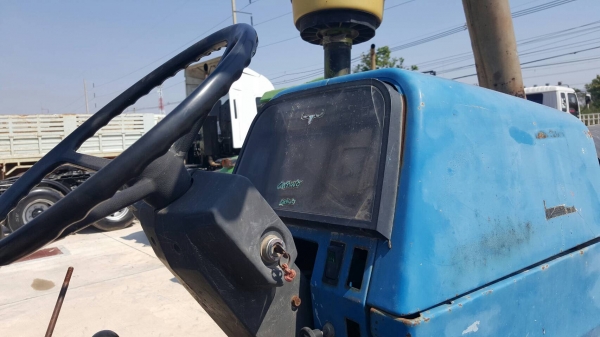 ขาย รถไถ FORD 6640 4WD 2 เพลา ประกอบ เอกสารเล่มทะเบียนครบ อุปกรณ์มีแค่ผาน 5 ราคาต่อรองได้ครับ