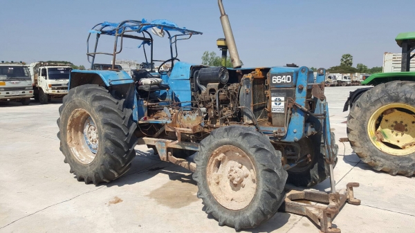 ขาย รถไถ FORD 6640 4WD 2 เพลา ประกอบ เอกสารเล่มทะเบียนครบ อุปกรณ์มีแค่ผาน 5 ราคาต่อรองได้ครับ