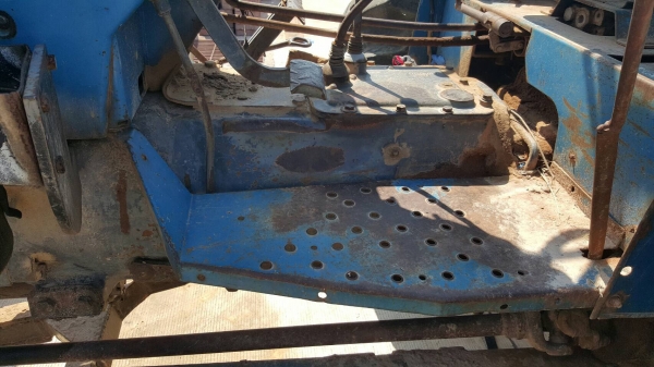 ขาย รถไถ FORD 6640 4WD 2 เพลา ประกอบ เอกสารเล่มทะเบียนครบ อุปกรณ์มีแค่ผาน 5 ราคาต่อรองได้ครับ