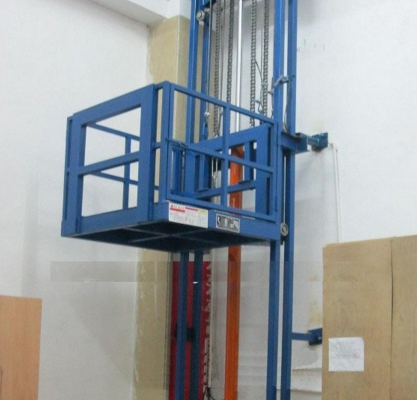 ลิฟขนส่งสินค้า