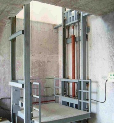 ลิฟขนส่งสินค้า