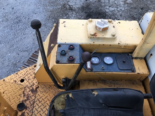 ขายรถแม็คโคร KOMATSU PC10-2 นำเข้าจากญี่ปุ่นแท้ๆ 100\% ไม่เคยผ่านการใช้งานในไทย สภาพนางฟ้า สนใจติดต่