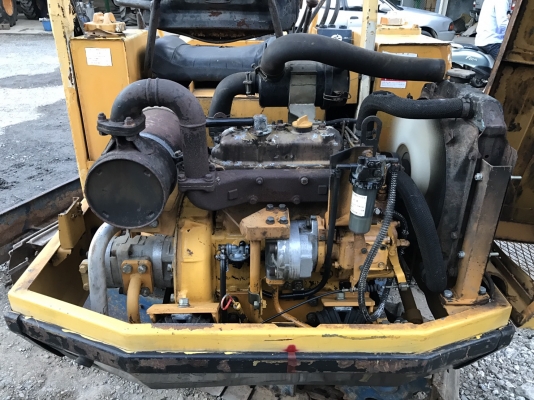 ขายรถแม็คโคร KOMATSU PC10-2 นำเข้าจากญี่ปุ่นแท้ๆ 100\% ไม่เคยผ่านการใช้งานในไทย สภาพนางฟ้า สนใจติดต่