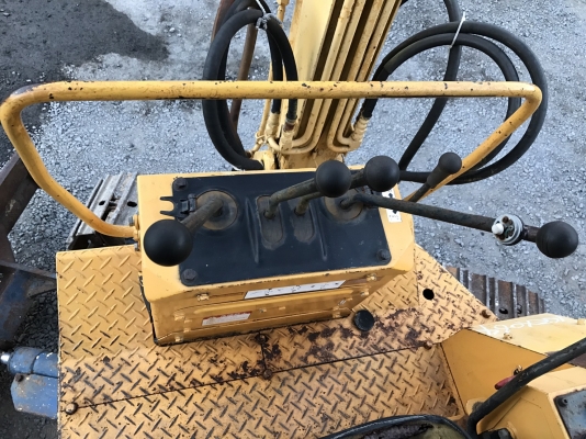 ขายรถแม็คโคร KOMATSU PC10-2 นำเข้าจากญี่ปุ่นแท้ๆ 100\% ไม่เคยผ่านการใช้งานในไทย สภาพนางฟ้า สนใจติดต่