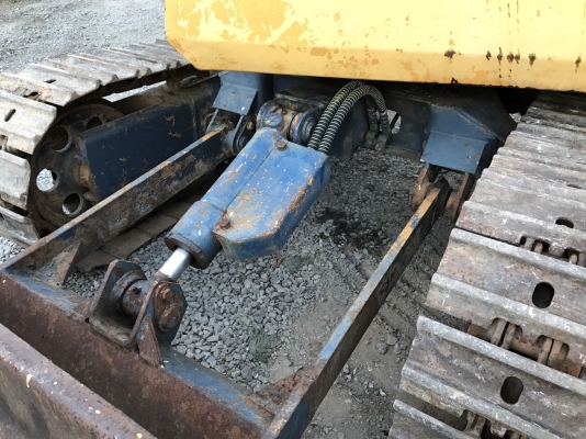 ขายรถแม็คโคร KOMATSU PC10-2 นำเข้าจากญี่ปุ่นแท้ๆ 100\% ไม่เคยผ่านการใช้งานในไทย สภาพนางฟ้า สนใจติดต่