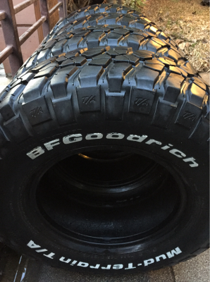 ยาง Mud BF Goodrich ปี14 ดอกเต็ม ไม่มีปะ ใช้ยาว ราคไม่แพง ยาง Mud BF Goodrich ปี14 ดอกเต็ม ไม่มีปะ ใช้ยาว ราคไม่แพง