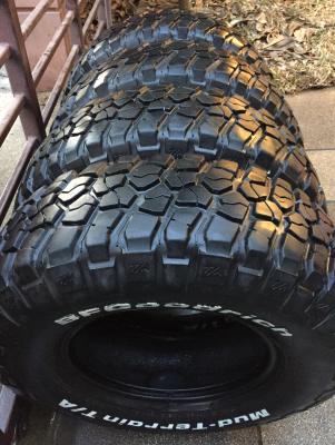 ยาง Mud BF Goodrich ปี14 ดอกเต็ม ไม่มีปะ ใช้ยาว ราคไม่แพง ยาง Mud BF Goodrich ปี14 ดอกเต็ม ไม่มีปะ ใช้ยาว ราคไม่แพง