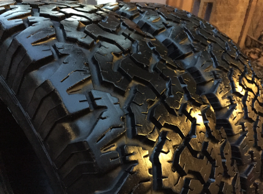 ยางคู่ All BF Goodrich 265 70 17 ปลายปี13 ดอกเต็ม ไม่มีปะ ใช้ยาว ราคาไม่แพง