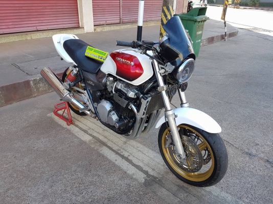 ขายแลกเทิร์นคับ HONDA CB1300 ปี2000 ไฟหน้าโปรเจคเตอร์ ไฟท้ายLED แฮนด์แต่ง กันล้ม อินวอยส์ สรรพสามิตร ราคา 92500 บาท ส่งได้ทั่วไทยคับ สนใจติดต่อ 081-0578282 FACEBOOK ชาญณรงค์ ป๊อป ชัยอมฤต ไอดีไลน์ POPBIGBIKESAKON คับ สนใจรถสวย ถูก ดี ต้อง POP BIGBIKE SAKON