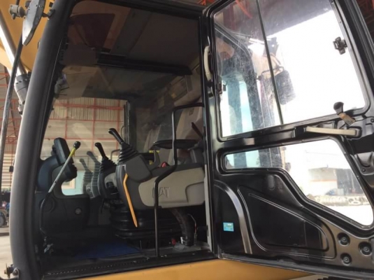 ขายรถแบคโฮ.CAT-320D ปี.57 รถสะภาพสวย 7990 ช.ม พร้อมใช้งาน ช่วงล้างเต็ม เอวแน้น ไฟฟ้าพร้อมใช้ เอกสารใบแจ้งจำหน่าย แอร์เย็น ภายในสวย ราคา.2000000 ต่อรอง สนใจรีบจองด่วนที่โทร (ID) 081-3531946 ต่อ.บางนา