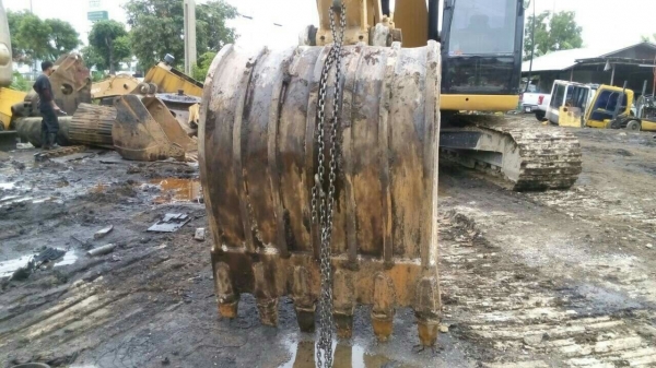 บุ๋นกี๋รถแม็คโค