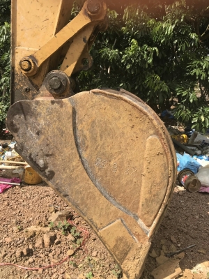 บุ๋นกี๋รถแม็คโค